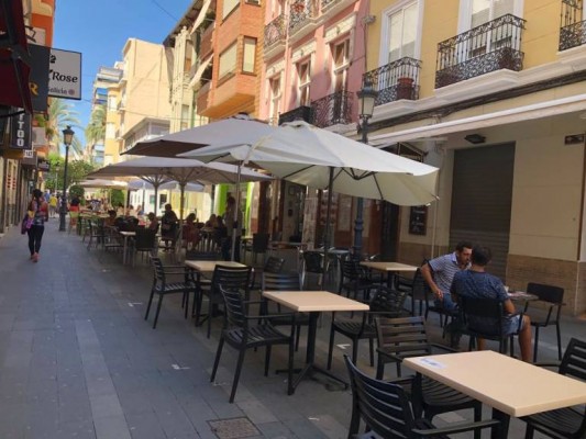 El pacto por la ordenación de veladores en Alicante: ¿horario de verano hasta octubre?