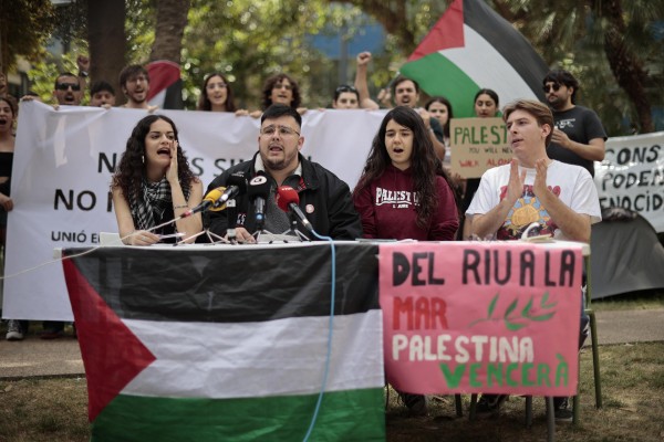 La acampada propalestina de València tacha de 