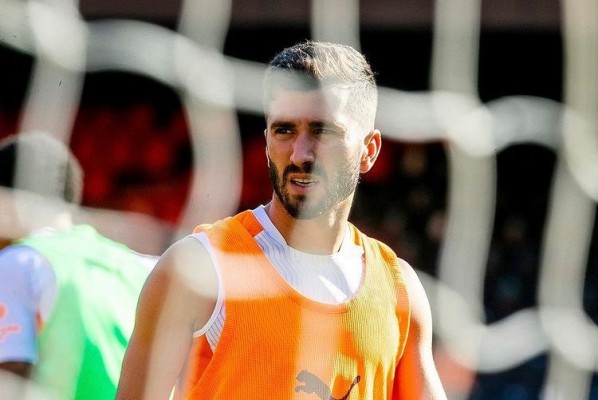 Gayà se vuelve a probar pero no completa la sesión a dos días de recibir al Rayo
