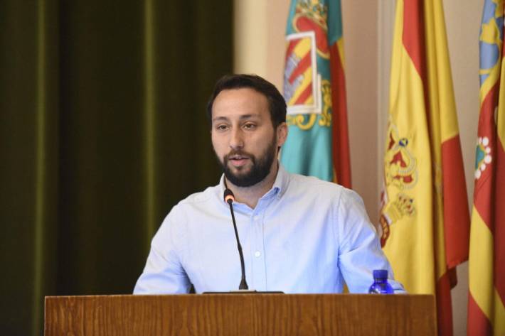 El PP de Castelló critica al PSPV por pedir la retirada de la bandera albinegra del Ayuntamiento