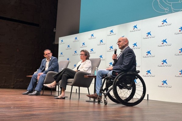 La Federación de Párkinson presenta la nueva versión de su Libro Blanco sobre la enfermedad