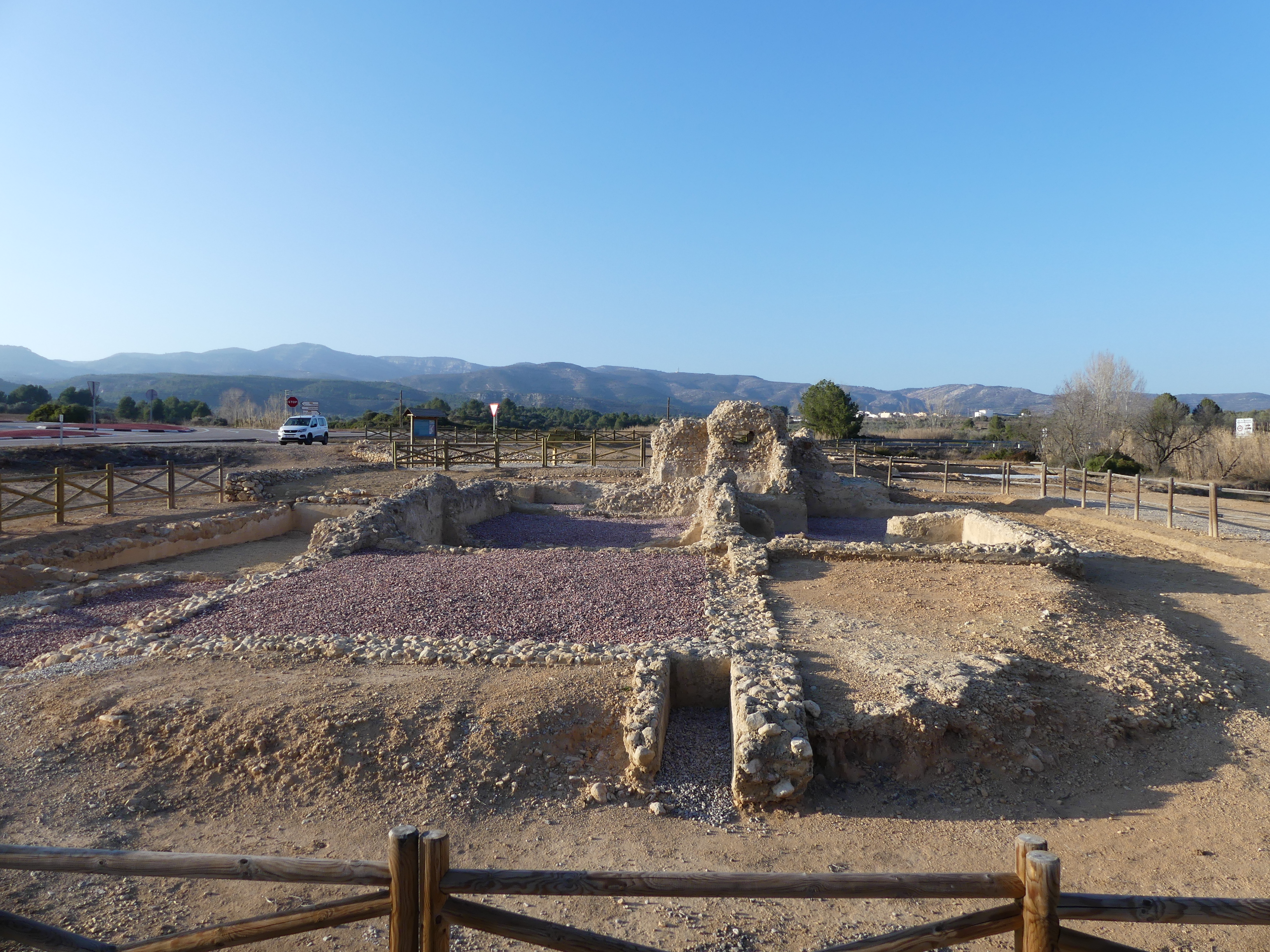 Roma emerge en Vilanova d'Alcolea: investigadores recuperan un broche de plata de la época imperial