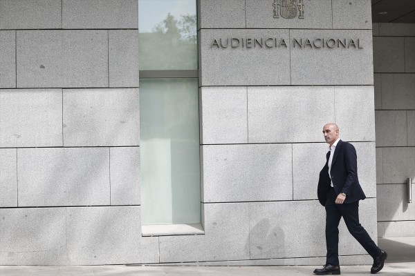 La Audiencia Nacional cita el 17 de mayo a Rubiales para notificarle la apertura de juicio oral por el beso y coacciones a Hermoso