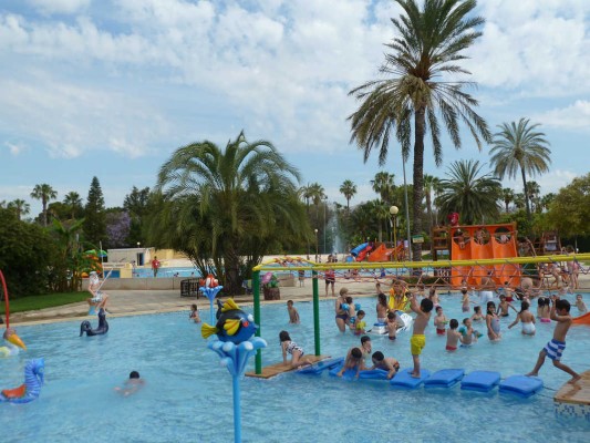Piscinas o actividades gratuitas en la playa: elige cómo refrescarte este verano en Valencia 

