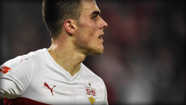Kostic espera una llamada para fichar por el Valencia CF y no empezar la pretemporada con el Stuttgart