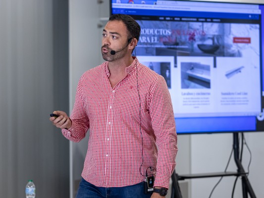 El emprendedor alicantino Alberto González se centra en dos nuevos proyectos y sale de Mascool