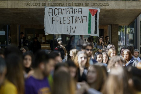 La acampada propalestina de València celebra haber sido la 