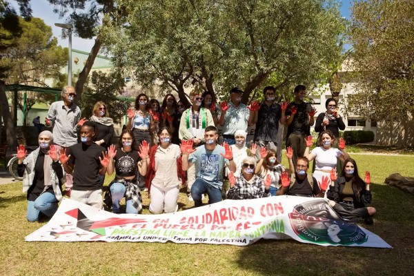 Estudiantes de la UA se suman a las protestas en solidaridad con Palestina e inician una acampada