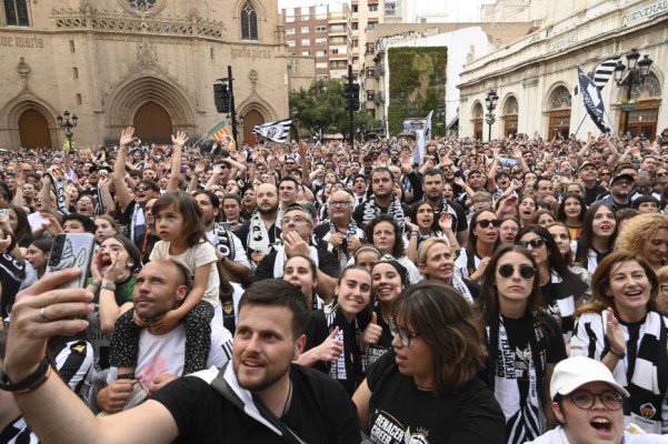 La Fedpecas aplaza la fiesta por el ascenso del Castellón al partido de ida de la final de campeones