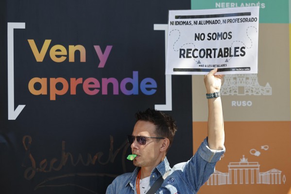 Las Escuelas Oficiales de Idiomas de la Comunitat Valenciana se alzan frente a los recortes
