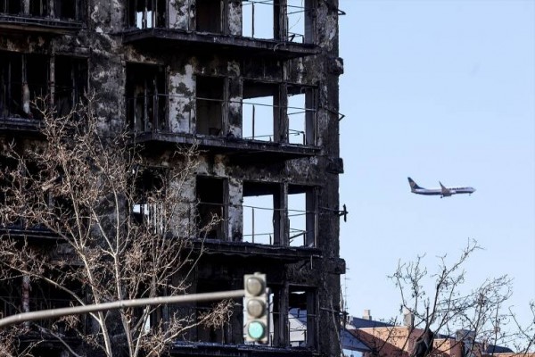 Propietarios e inquilinos del edificio incendiado de Campanar difieren sobre las ayudas
