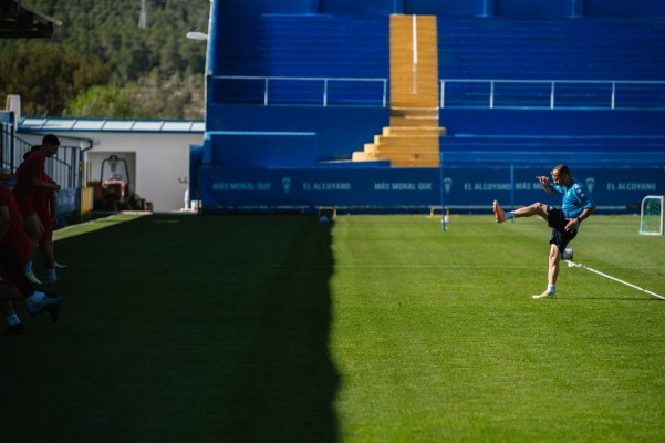 El Alcoyano afronta ante un enrachado Ceuta su cuarto intento de cerrar la permanencia