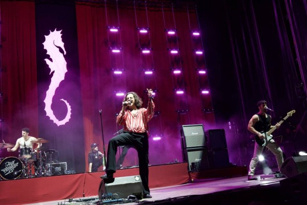 Los cartageneros Arde Bogotá vuelven a aliarse con Bunbury: graban juntos una versión de 'De vuelta a casa' 