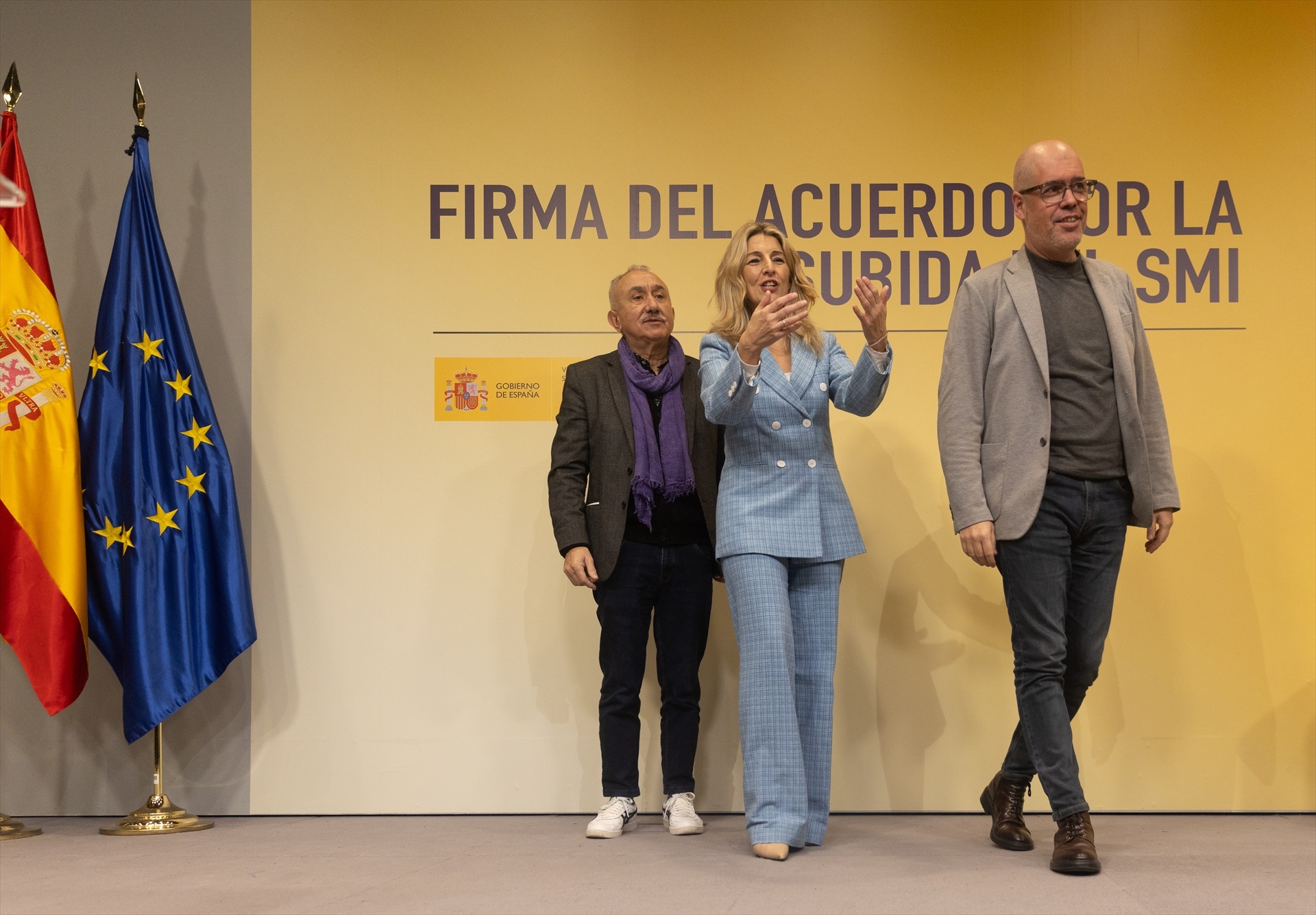 Imagen de archivo de la firma del acuerdo por la subida del SMI. Foto: E.PARRA/EP - 