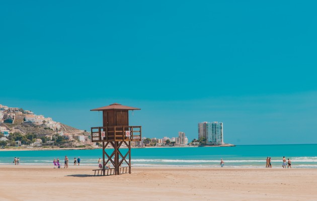 Cullera volverá a lucir 8 banderas azules este verano situándose líder en la provincia de València