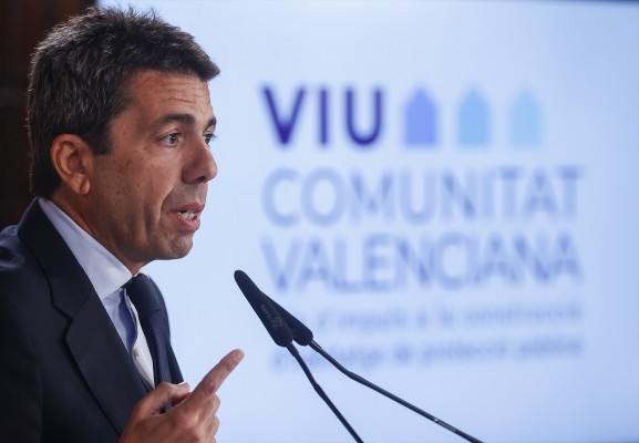 Mazón celebra el rechazo del Sabadell al BBVA y expresa apoyo a entidades 