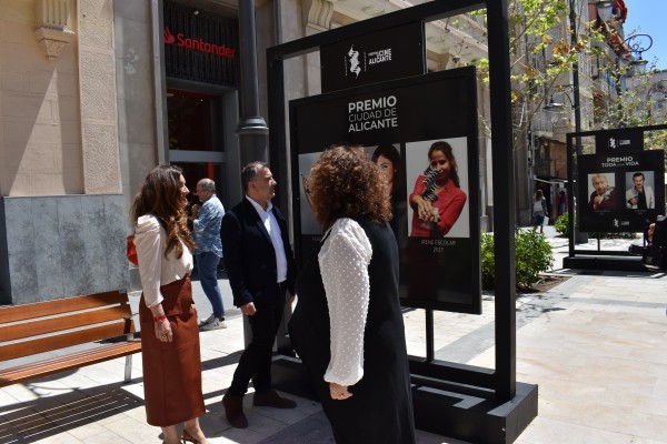 El Festival de Cine de Alicante rinde homenaje a las leyendas del cine español con una exposición