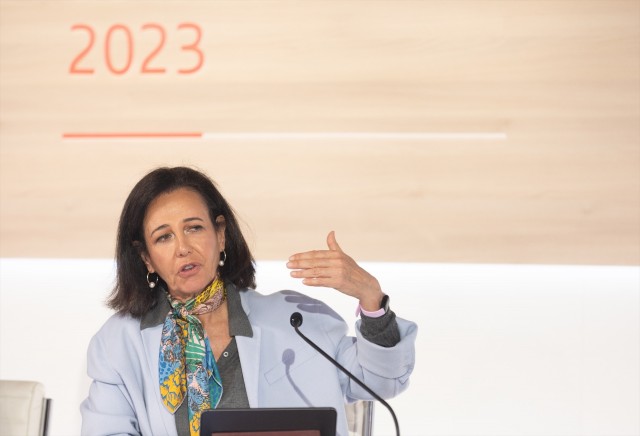 Ana Botín compra acciones de Santander por 1,58 millones de euros
