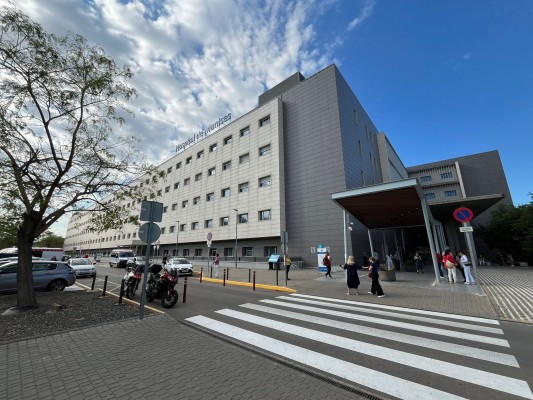 El personal de laboratorio del hospital de Manises es incluido en el proceso de reversión