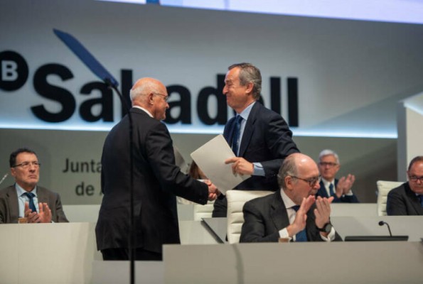 El Banco Sabadell rechaza la propuesta de fusión del BBVA y opta por seguir en solitario