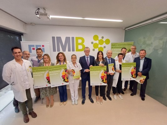 Salud edita una guía con recomendaciones para la alimentación de pacientes oncológicos


