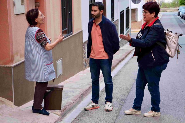 L'Alcora estrena la recogida de residuos 'puerta a puerta' en el barrio del campo de fútbol