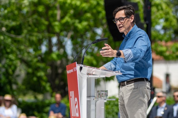 El 27,3% de los catalanes prefiere a Illa como presidente del Govern, según el CIS
