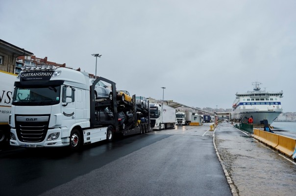 El traslado en ferry de un camionero es tiempo de trabajo y no de descanso, según el Supremo