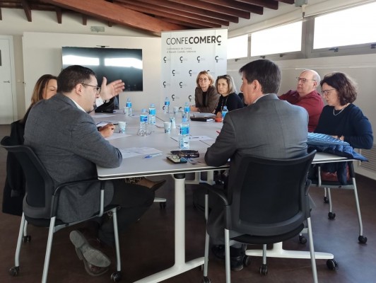 Confecomerç crea una comisión de relaciones laborales para prácticas de negociación colectiva