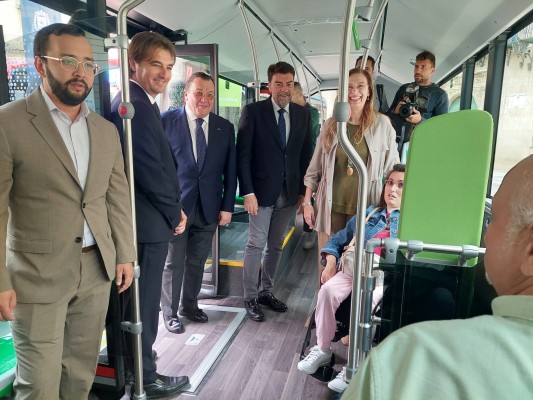 Alicante alcanza el 50% de autobuses de bajas emisiones prometido en la nueva contrata