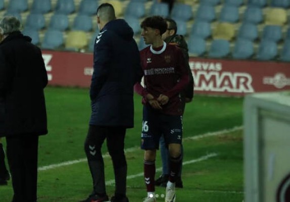 Azael García luchará por el ascenso con el Pontevedra