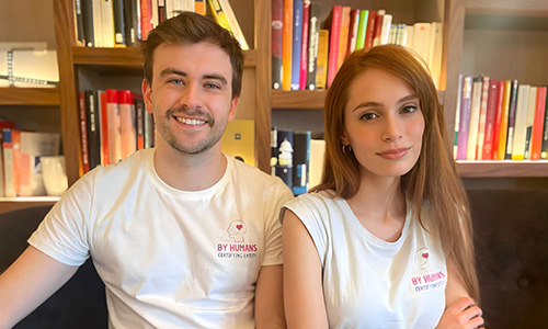 Martí Santiago y Lucía Polinario, fundadores de By Humans. - 