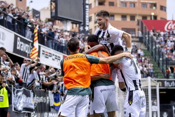 El Castellón ascenderá este domingo a Segunda si el Córdoba no gana al Recreativo Granada
