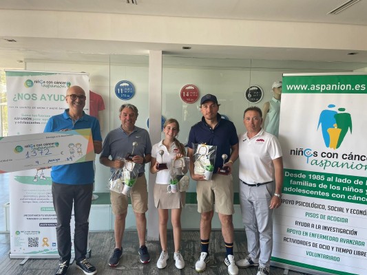 Más de 100 golfistas participan en el torneo benéfico de El Bosque a favor del cáncer infantil
