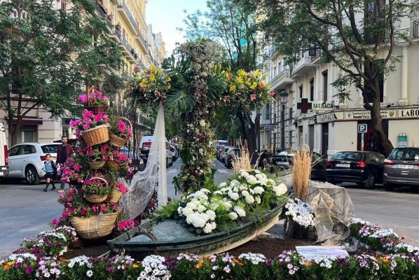 La falla Maestro Gozalbo-Conde Altea gana el concurso de Cruces de Mayo