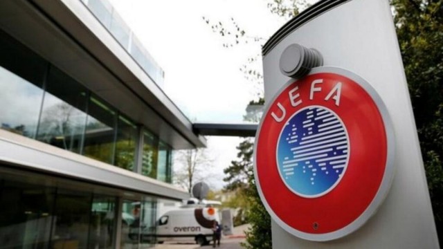 La UEFA permitirá inscribir hasta 26 jugadores
