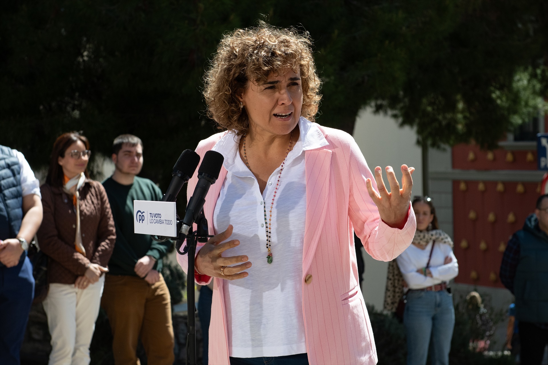 Feijóo elige a Dolors Montserrat, Carmen Crespo y Alma Ezcurra para encabezar la lista europea