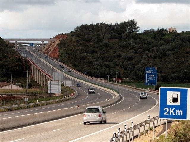 Ferrovial se desprende de una participación de sus dos autopistas en Portugal
