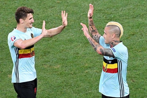 Nainggolan jubila a Ibrahimovic y mete a Bélgica en octavos