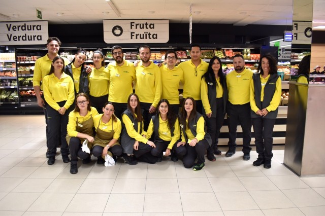 La cadena ilicitana Hiperber inaugura su tercer 

supermercado del año en Buñol 