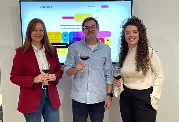Tres emprendedores alicantinos crean una App que utiliza la IA y el Big Data para maridar vinos
