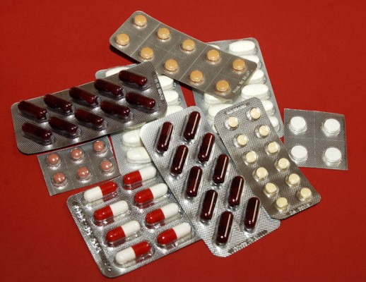 Los farmacéuticos aconsejan viajar con la medicación en sus envases originales