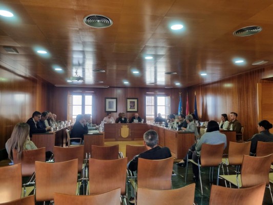 Xàbia aprueba una modificación de créditos por 13 millones para pagos anteriores e inversiones