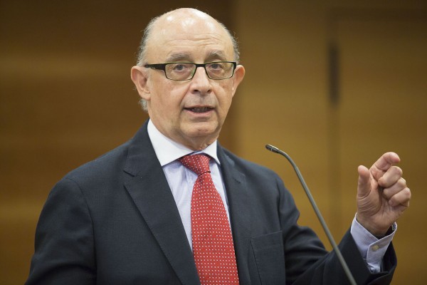 El Gobierno valenciano estudia denunciar a Montoro por el 