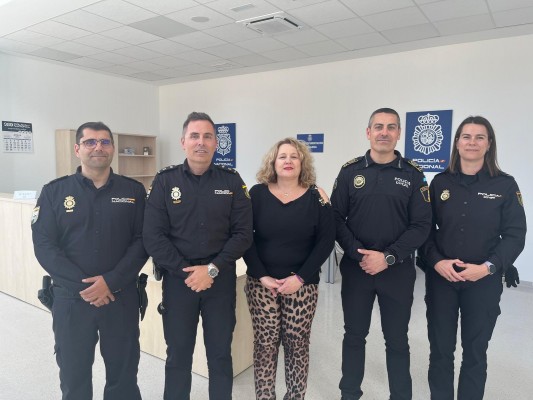 La Policía Nacional refuerza la Oficina de Extranjería en Orihuela Costa