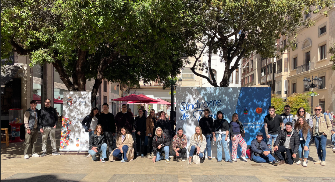 Síndrome de Down reivindica el derecho al empleo con una jornada en el centro
de Castelló