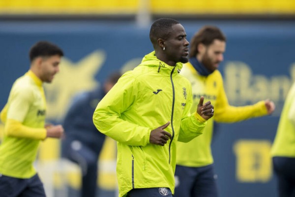 Eric Bailly regresa a los entrenamientos tras un mes y medio de ausencia