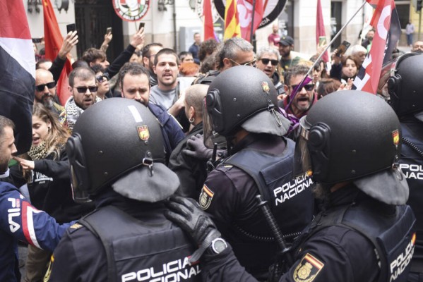 Intersindical, CGT i CNT denuncien l'actuació policial de l'1 de Maig i demanen responsabilitats 