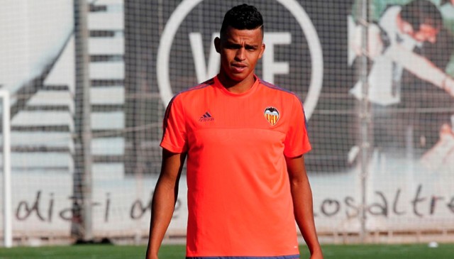 El técnico que quería a Aderlan Santos en el Olympiacos, rescinde su contrato