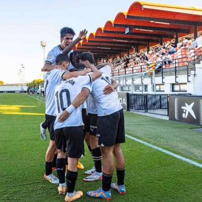 El Valencia Mestalla agota las entradas y el Saguntino denuncia la ausencia de su afición